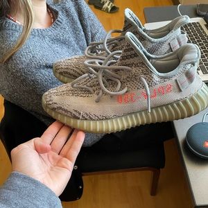 Size 9 - adidas Yeezy Boost 350 V2 Beluga 2.0